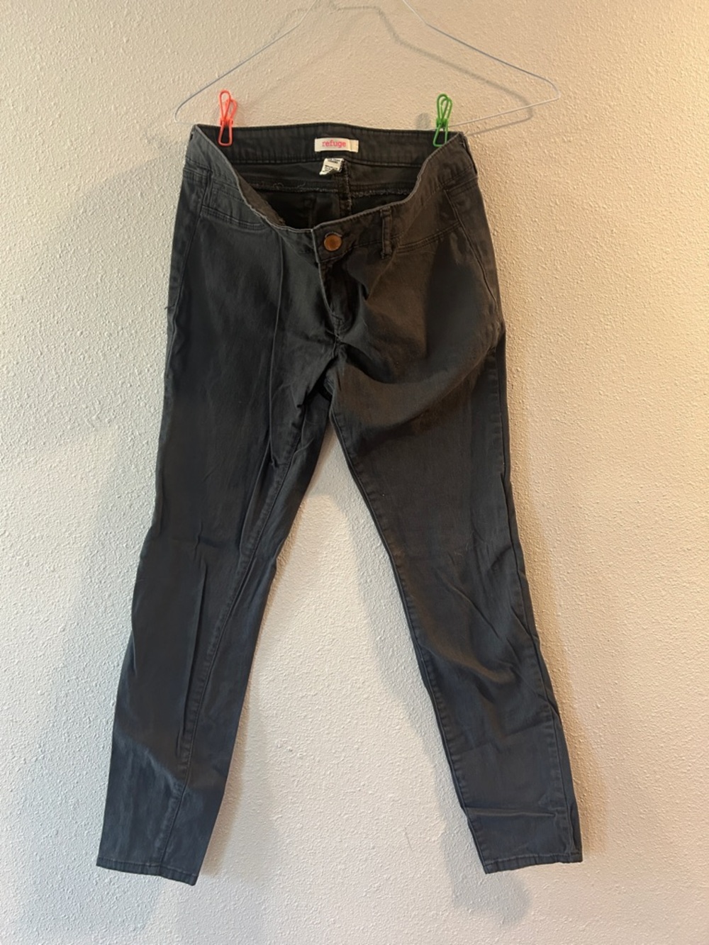 Refuge Charcoal Grey Women’s Skinny Jeans USED